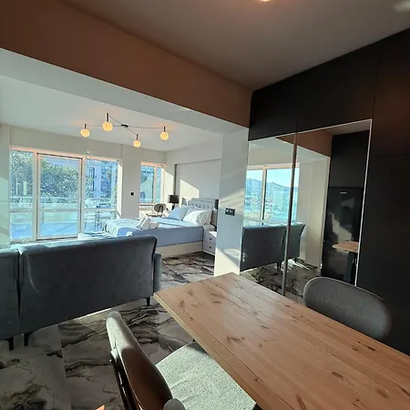 Sky Loft Port